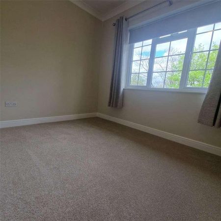 Knights Place, St. Leonards Road, Windsor, SL4 - Photo 3