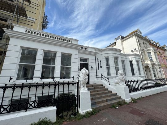 Burlington Place, Eastbourne - Photo 1