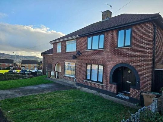 Brynglas, Penyrheol, Caerphilly, CF83 - Photo 1