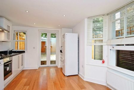 Sangora Road, SW11, London - Photo 2