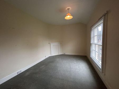 4 bedroom detached house to rent - Photo 2