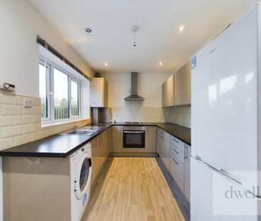 3 bedroom semi-detached house to rent - Photo 5