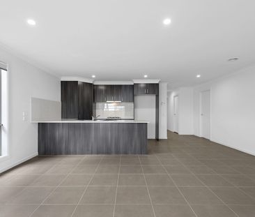 PERFECT LOCATION | 4 BEDROOMS | MODERN DESIGN - Photo 6