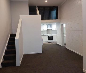 Central Two Bedroom Studio Apartment - Photo 6