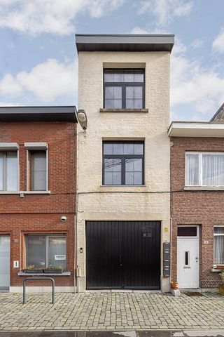 Volledig gerenoveerde, kleine bovenwoning met ruim terras – Lier - Foto 2