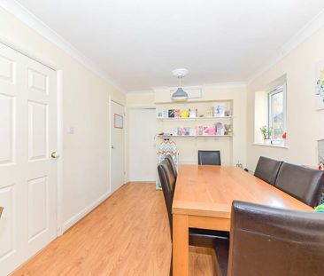 4 bedroom house to rent Foxfield Way, Oakham, LE15 - Photo 2