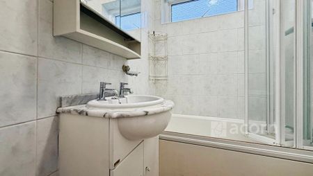 4 bedroom semi-detached house to rent - Photo 5