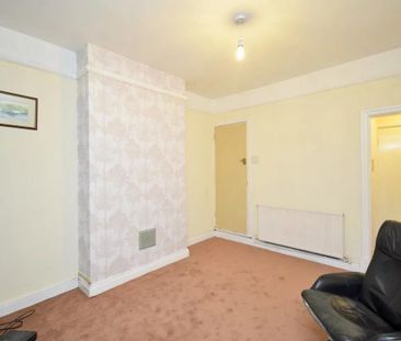 4 Bed Terraced House, Warwick Street, LE3 - Photo 2