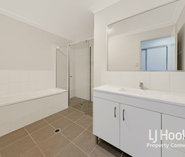 MODERN 3 BEDROOM HOME WITH AIR CONDITIONING & COVERED OUTDOOR AREA - Photo 4