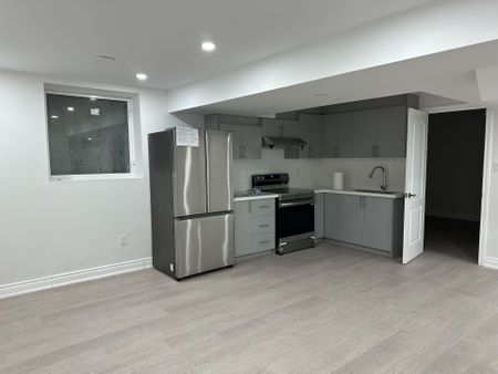 For Lease - 27 Roulette Crescent Unit# Basement, Brampton, Ontario - Photo 4