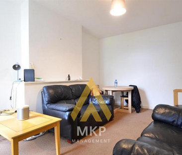 4 bedroom terraced house to rent - Photo 3