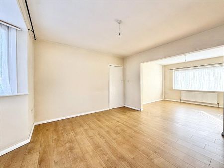 3 bedroom end of terrace house to rent - Photo 2