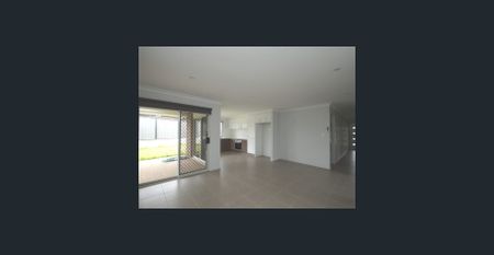 Modern Family Home in lovely cul-de-sac! - Photo 2