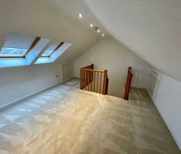 4 bedroom detached to let - Photo 2