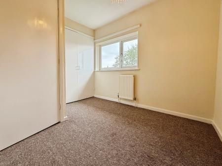 3 bedroom End of terrace house To Let - Photo 2
