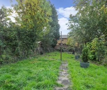 3 bedroom end of terrace house to rent - Photo 3