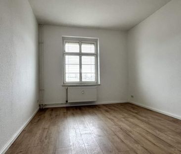 Attraktive, gepflegte 2-Zimmer-Wohnung in Bestlage – direkt am Dres... - Photo 1