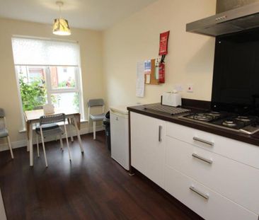 ***STUDENT PROPERTY *** ALL BILLS INCLUDED *** 6 bedroom student pr... - Photo 5