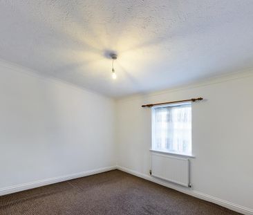 2 bedroom ground floor flat to rent - Photo 2