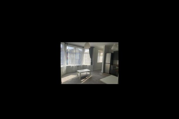 2 Bed Flat, Melfort Road, CR7 - Photo 1