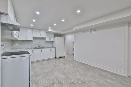 For Lease - 212 Barhill Road, Vaughan, Ontario - Photo 3