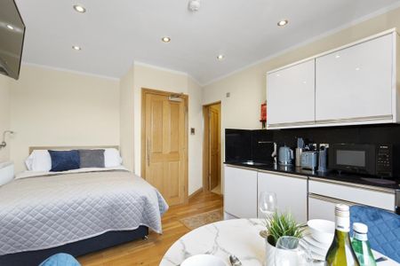 Studio to rent - Photo 2