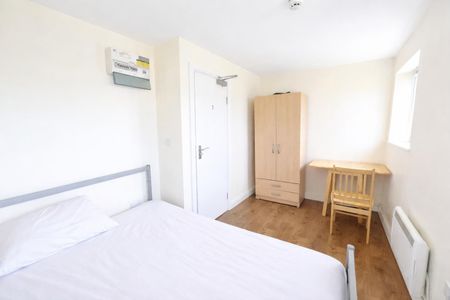 Green Close, Feltham TW13, London - Photo 3