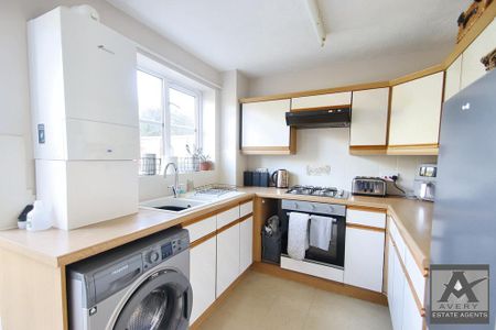 2 bedroom terraced house to rent - Photo 3