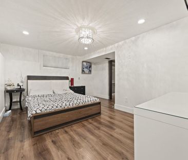 300 10th Avenue apartment — New Westminster, BC (5-Bedroom) - 5 Bedroom - Photo 1