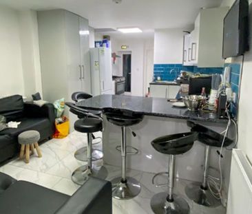 218 Dawlish Road - Photo 5