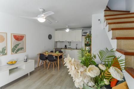 Renovated and centrally located duplex in San Fernando de Maspalomas - Photo 2