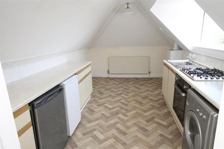 1 bed apartment to rent in Balmoral Road, Bristol, BS7 - Photo 4