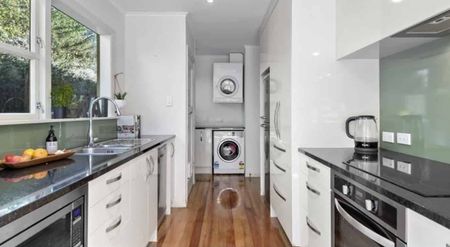 99B Fraser Ave, Johnsonville - Photo 2