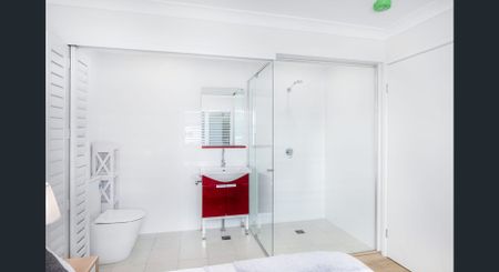 Beachside Villa Living Opposite Silver Beach - Photo 4