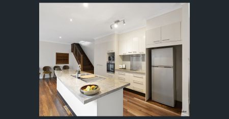 Four Bedroom Duplex With Pool - Walk To Beach - Photo 3