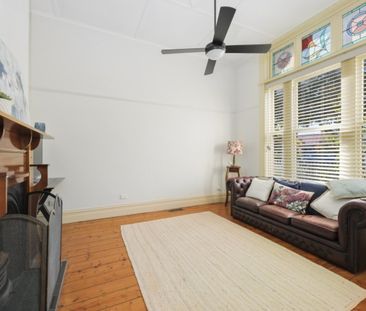 THREE BEDROOM HOME IN FANTASTIC CENTRAL LOCATION - Photo 2