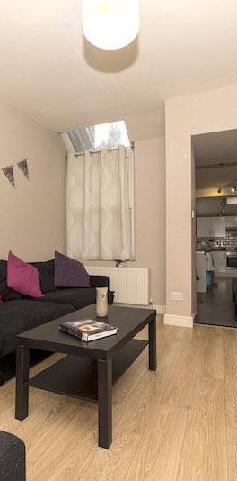 7 bedroom terraced house to rent - Photo 1