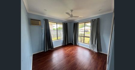 AIR CONDITIONED HOME WITH 2 BAY SHED - Photo 3