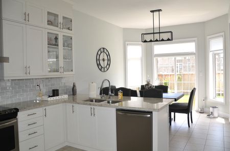 For Lease - 24 Monarch Drive, Halton Hills, Ontario - Photo 3