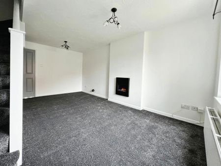 2 bedroom semi-detached house to rent - Photo 2