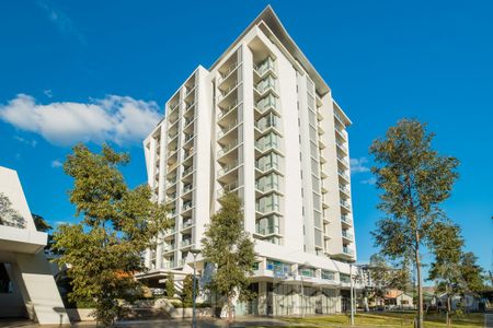 Spacious & Modern 3 Bedroom Apartment On Level 7. Don't Miss Out! - Photo 2