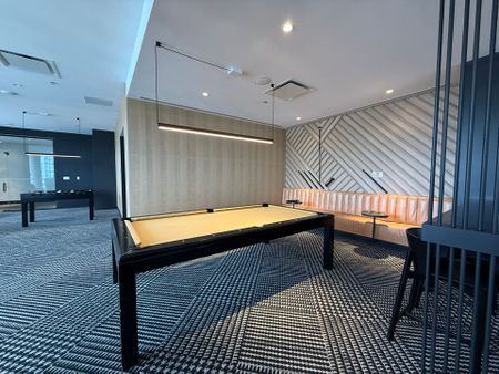 1205 Place Phillips, Montréal (Ville-Marie), QC H3B - Photo 2