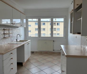 Location Appartement 3 pièces 71m² GUILHERAND GRANGES 07500 - Photo 6