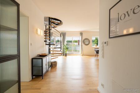 Welc(H)ome® by RIDA FLATS – Rodenkirchen Musikerviertel! Penthouse-Maisonette: Balkon & Garage - Photo 4