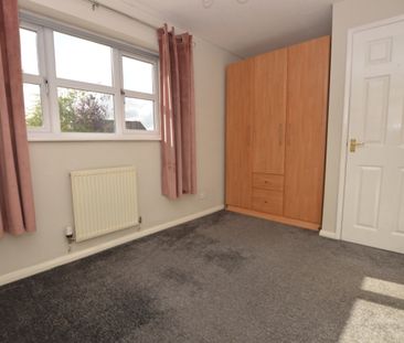 3 Bedroom Detached House - Photo 2