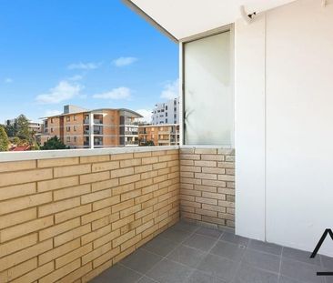 Bright Studio in Prime Location - Photo 6