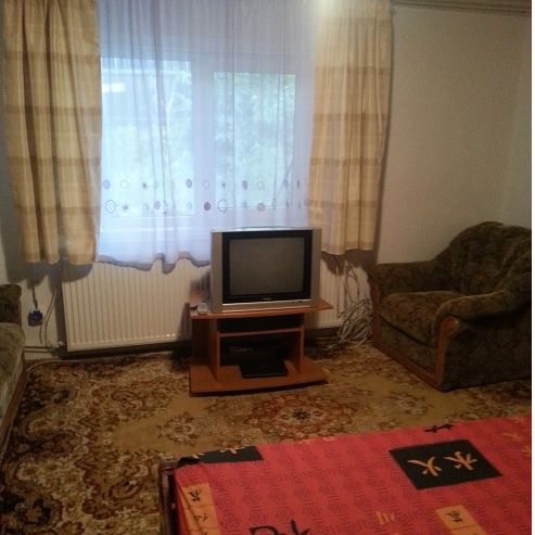 3 rooms house for rent Iasi Center UMF 12 min - Photo 1