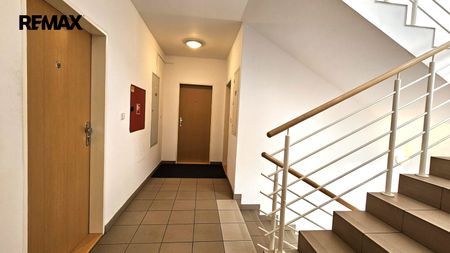 Pronájem bytu 2+kk v osobním vlastnictví 59 m², Praha 6 - Řepy - Photo 3