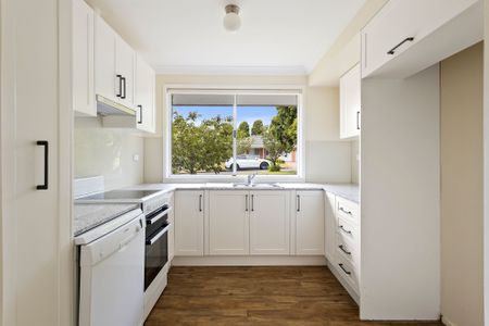 3-Bedroom Home with Rural Outlook - Photo 4