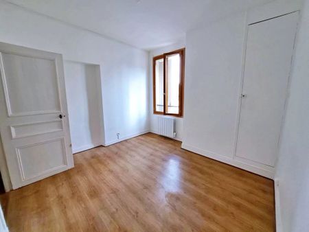 Location Appartement 2 pièces 54 m2 à Ivry-la-Bataille - Photo 2